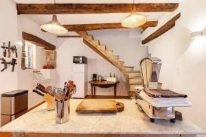 Maisons de vacances Charming House in Gorgeous, Quiet Village in the Aveyron countryside : photos des chambres