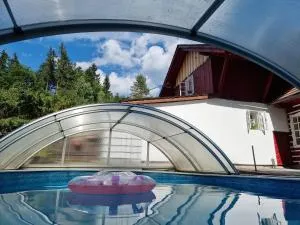 Roubenka Mlýn u skály Deštné v Orlických horách volné termíny 5 bytů - Osečnice