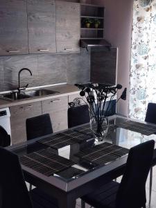 SEA VIEW TONIAS APARTMENTS Zeus