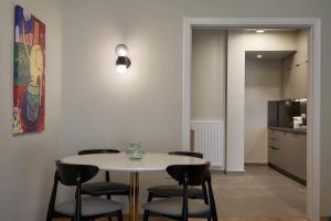 Little Gem: Modern Urban Retreat