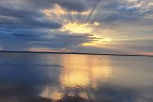 4 Seasons Lakeview Cottage w/ Private Boating Dock - Rocky Mountain House