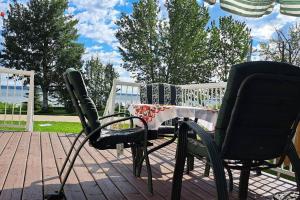 4 Seasons Lakeview Cottage w Private Boating Dock