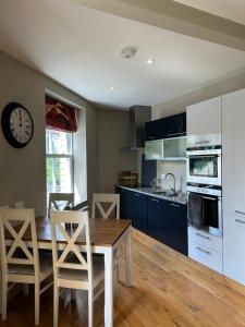 Luxury Apartment - Great Location