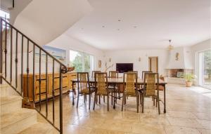 Maisons de vacances Lovely Home In Fayence With Wifi : photos des chambres