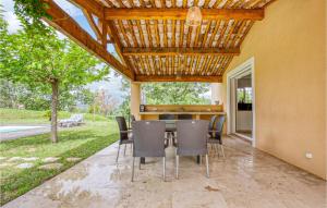 Maisons de vacances Amazing Home In Fayence With Outdoor Swimming Pool, Wifi And 5 Bedrooms : photos des chambres