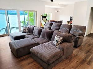 Magazine-Featured Mansion, Golf Green, Casino, etc