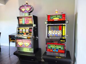 Magazine-Featured Mansion, Golf Green, Casino, etc