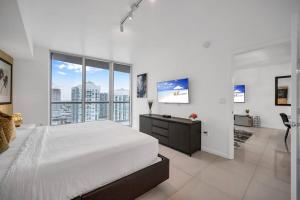 38th floor W residence with amenities