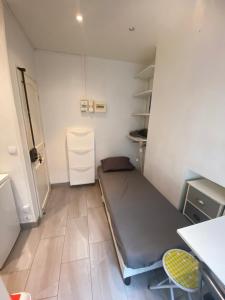 Small studio near Eiffel Tower