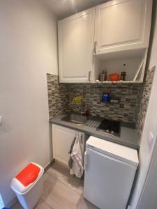 Small studio near Eiffel Tower