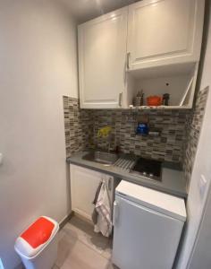 Small studio near Eiffel Tower