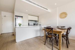 Abbotsford Short Stay Luxury Style & Location