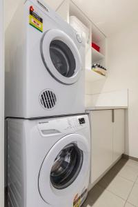 Abbotsford Short Stay Luxury Style & Location