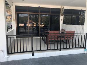 Bluemoon 5 minutes walk to the beach