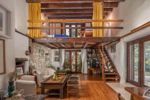 Lovely Holiday Home By The Sea - Happy Rentals