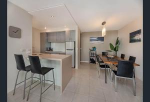 Alexandra Headland Beach - Stunning Views ZF9