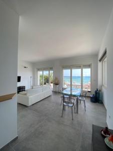 Waterfront villa Tina