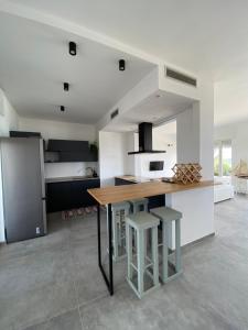 Waterfront villa Tina