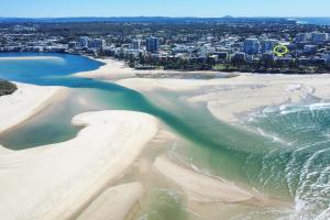 Spacious 3 Bedroom Delight - Shops & Beaches ZG1