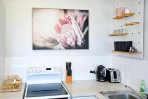 Spacious 3 Bedroom Delight - Shops & Beaches ZG1