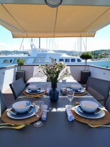 Marinavita - a floating house 