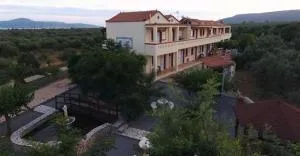 Hotel Takis - Áyios Yeóryios