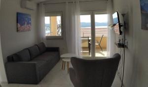 Apartment in Okrug Gornji with sea view, balcony, air conditioning, WiFi 5059-4