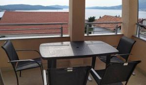 Apartment in Okrug Gornji with sea view, balcony, air conditioning, WiFi 5059-4