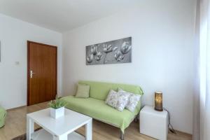 Apartment in Kastel Novi with terrace, air conditioning, WiFi, washing machine 5104-2