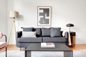 Downtown 1BR w Gym WD nr S Station BOS-618