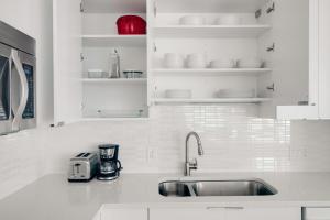 Downtown 1BR w Gym WD nr S Station BOS-618