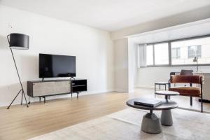 Spacious Beacon Hill 2BR wViews Gym BOS-497