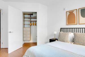 Downtown 1BR w Gym WD nr S Station BOS-618