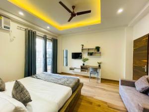 Serviced Luxury Suites with Kitchenette & Balcony at Sector 45