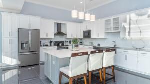 4751 Clock Tower #401