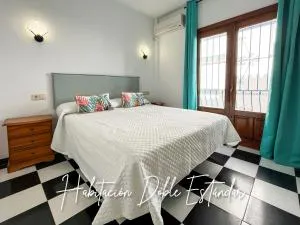 Micaela Charming Hostal - Torremolinos