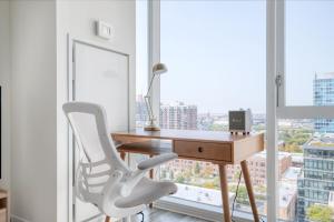 South Loop 1BR w gym pool nr Grant Park CHI-764