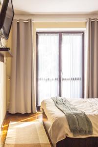 Sky Paradise - M&N Condos