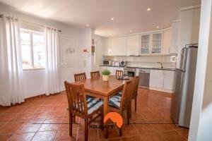 #008 T2 Tenis by Home Holidays