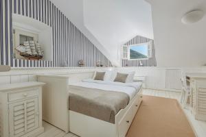 Villa Perastian Thriton
