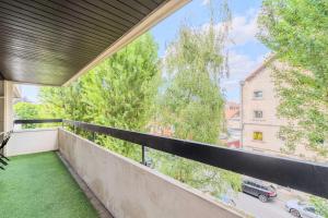 Appartements 2 bedroom balcony near tram station : photos des chambres