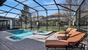 1434 Rolling Fairway