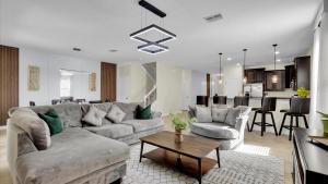 1434 Rolling Fairway