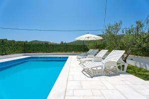 Apartment Campo Verde with a private pool