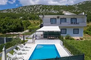 Apartment Campo Verde with a private pool - Dubrava