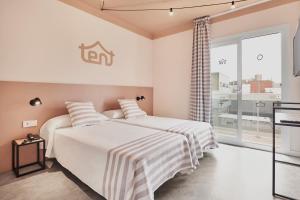 Twin Room with Pool View & Unlimited Brunch room in Don Juan Center