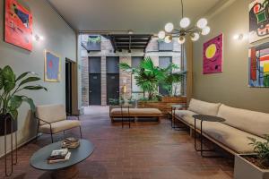 The Somos Flats Laureles