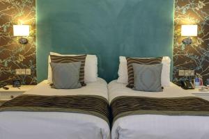 Standard Twin Room with Two Single Beds - Non-Smoking room in Best Western Plus Burlington Hotel