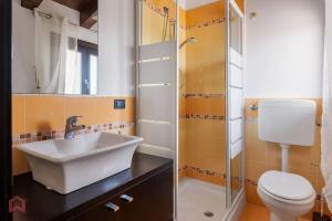 Posh villa with pool & jacuzzi