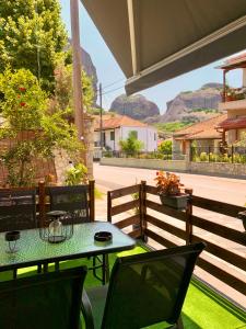 Meteora's unique gem - 3hvězdičkové hotely ve městě Kastrákion